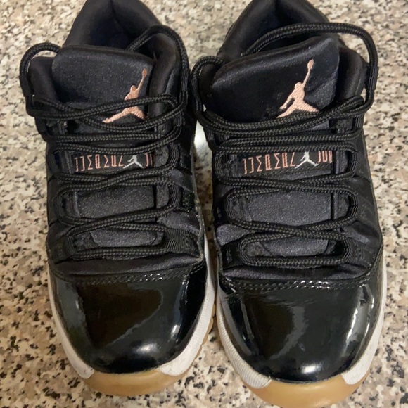 Kids.  Jordan Retro - Picture 1 of 4